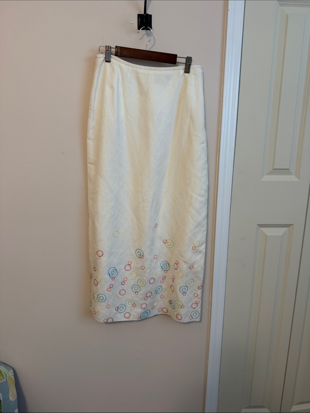 Kasper Cream Midi Skirt with Multicolor Embroidered Circles Hem